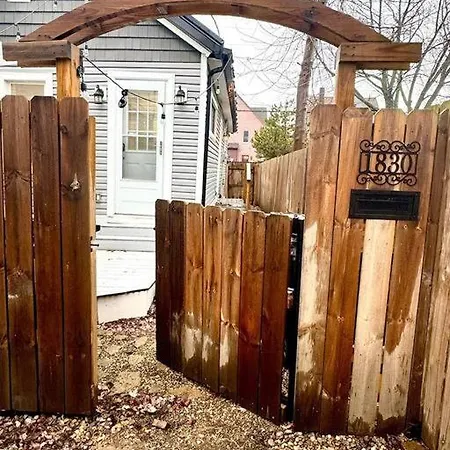 Appartamento Little House On 47Th Cleveland Esterno foto
